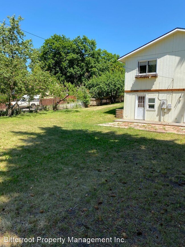 Building Photo - 4 br, 2 bath House - 1201 Poplar