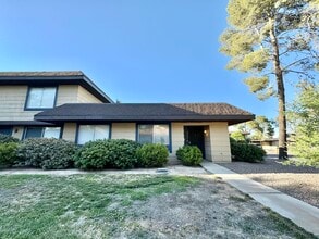 Building Photo - 6151 Meadow Vista Ln