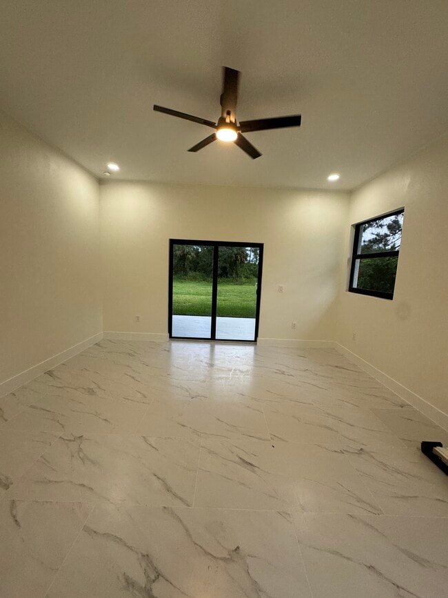 Foto del edificio - 904 McKinley Ave