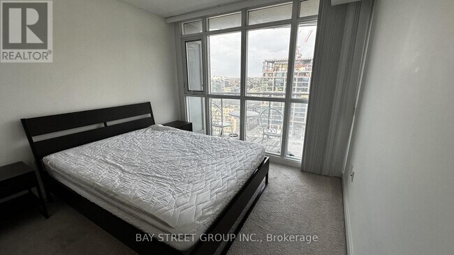 Photo du bâtiment - 21 Iceboat Terr