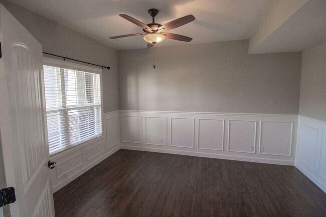 Building Photo - 7407 Pemberton Dr