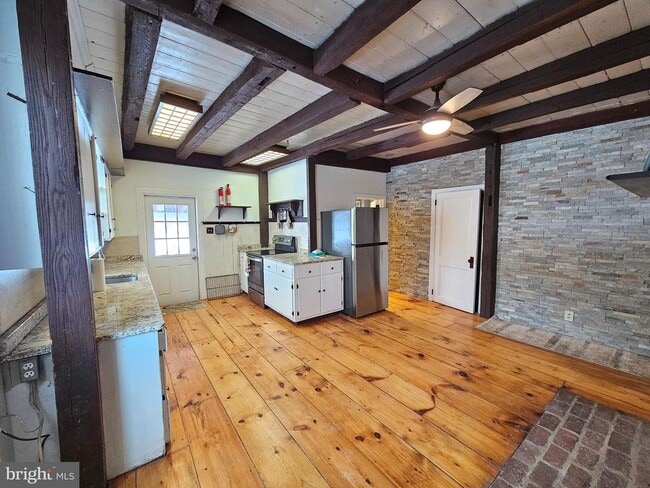 Building Photo - 2054 Swamp Pike