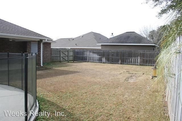 Building Photo - 4134 Chartwell St