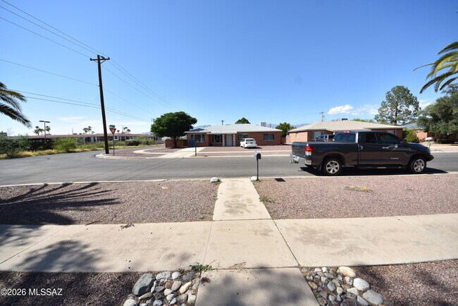 Foto del edificio - 6502 E Cooper St