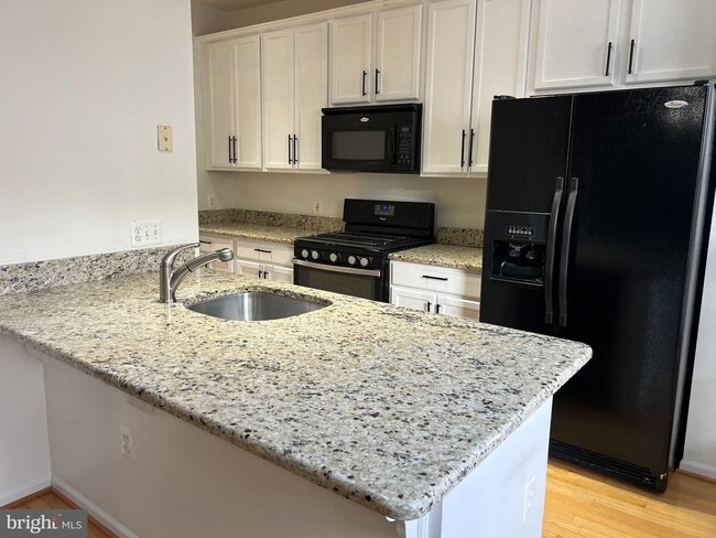 Foto del edificio - 5925 Kirkcaldy Ln