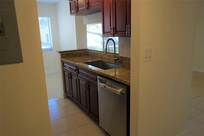 Foto del edificio - 5686 Rock Island Rd