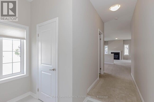 Building Photo - 10 Macklin St