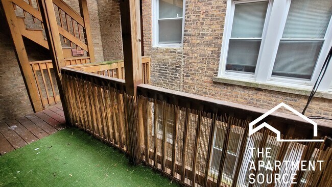 Building Photo - 6502 N Leavitt St