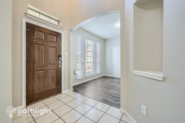 Foto del edificio - 9705 Gallatin Ln