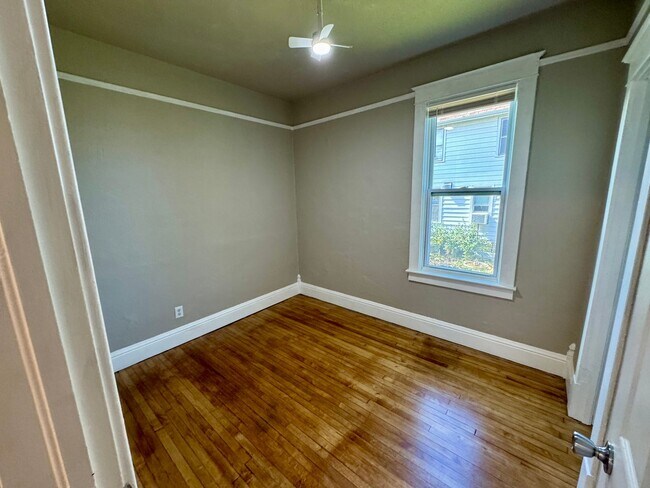 Building Photo - 3461 E Plankinton Ave