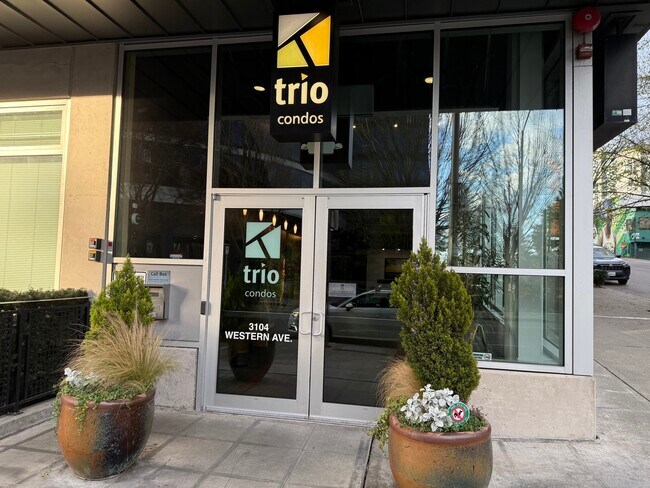 Foto del edificio - 3104 Western Ave