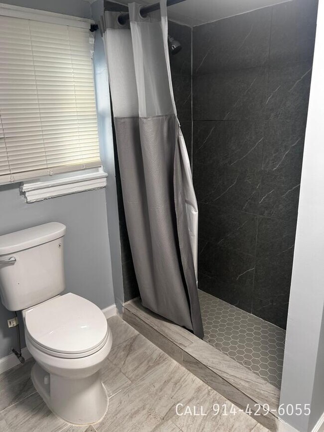 Building Photo - 51 S High St