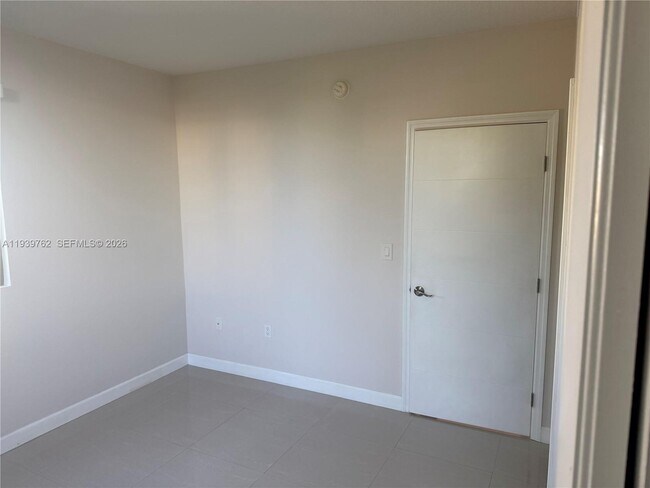 Foto del edificio - 2630 SW 28th St