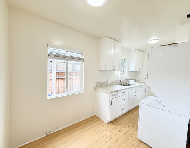 Kitchen with Breakfast Nook - 630 Westbourne Dr