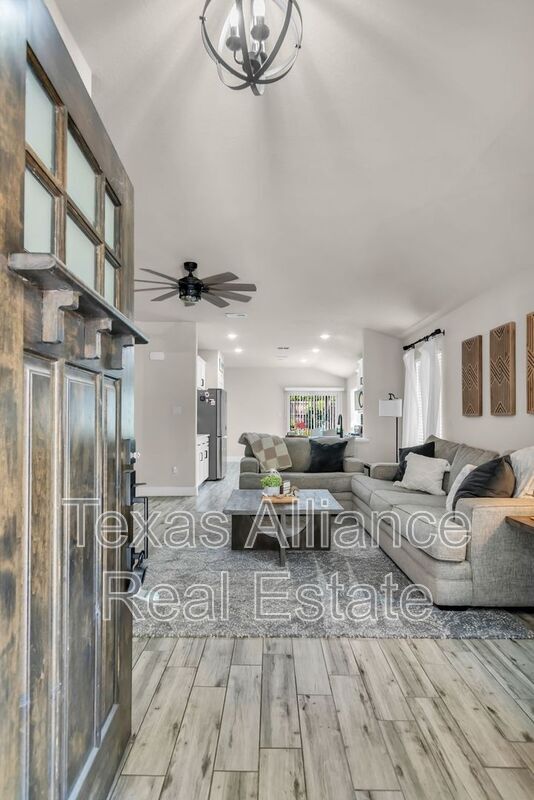 Foto del edificio - 5104 Britton Ridge Ln