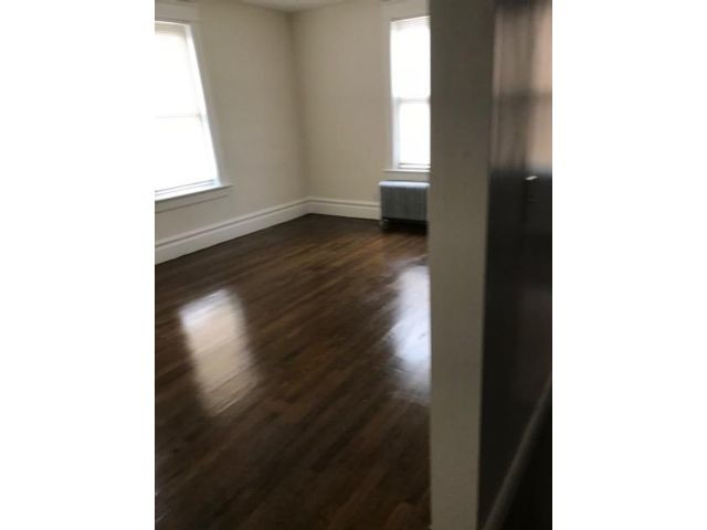 Primary Photo - 1037 Morris Park Ave