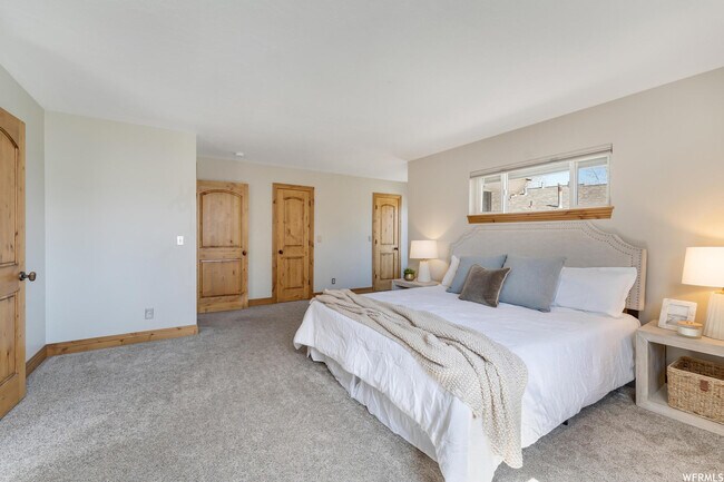Foto del edificio - 1702 Cutter Ln