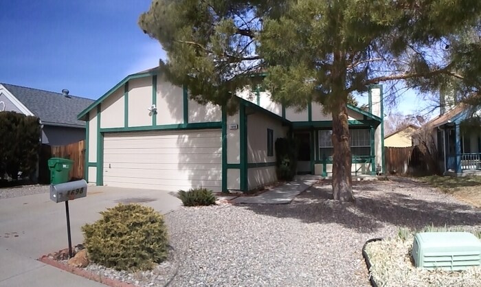 Primary Photo - Sparks 3 bed 2 bath 2 car garage home loca...