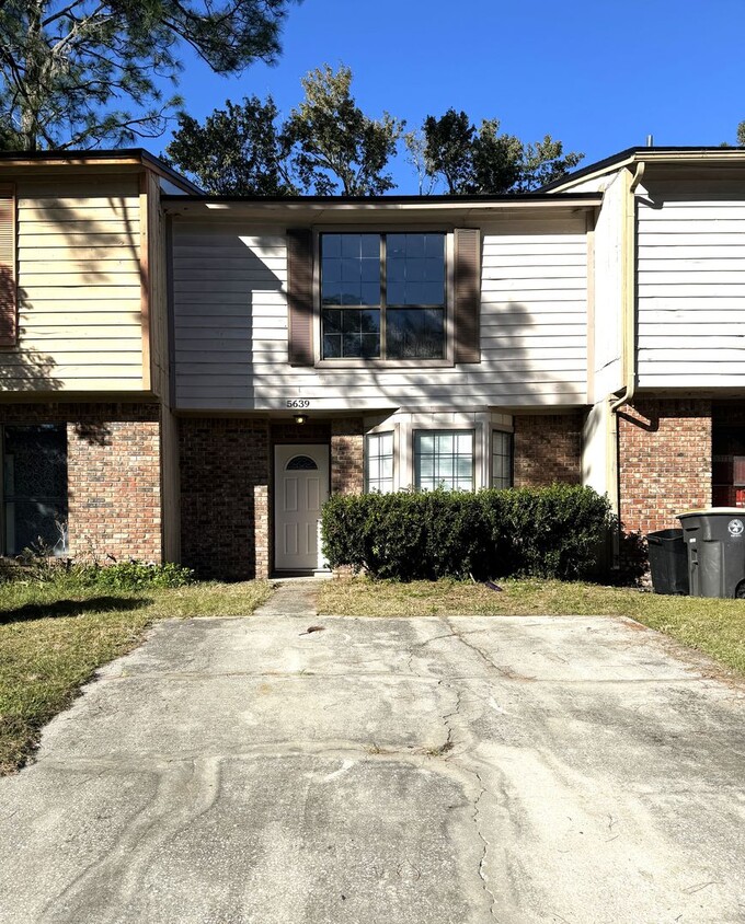 2 BR 2.5 BA TOWNHOME - Lexington Square - 2 BR 2.5 BA   TOWNHOME  - Lexington Square