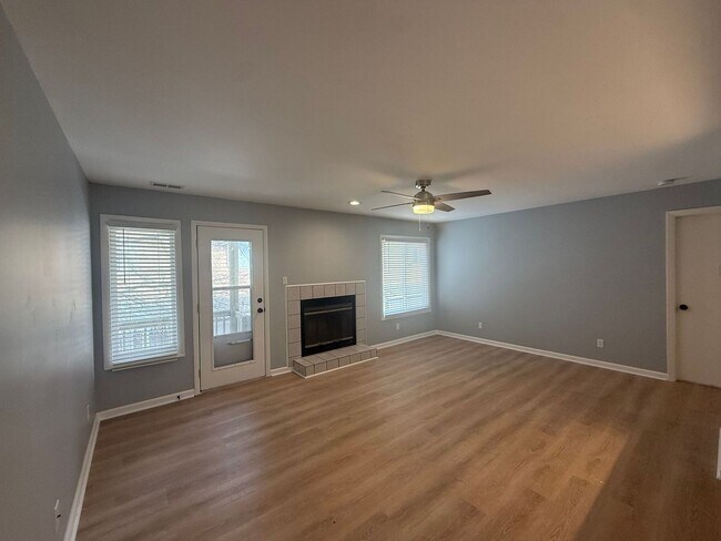 Foto del edificio - Well-Maintained Beachside Condo Near Shore Drive *ASK ABOUT OUR ZERO DEPOSIT*