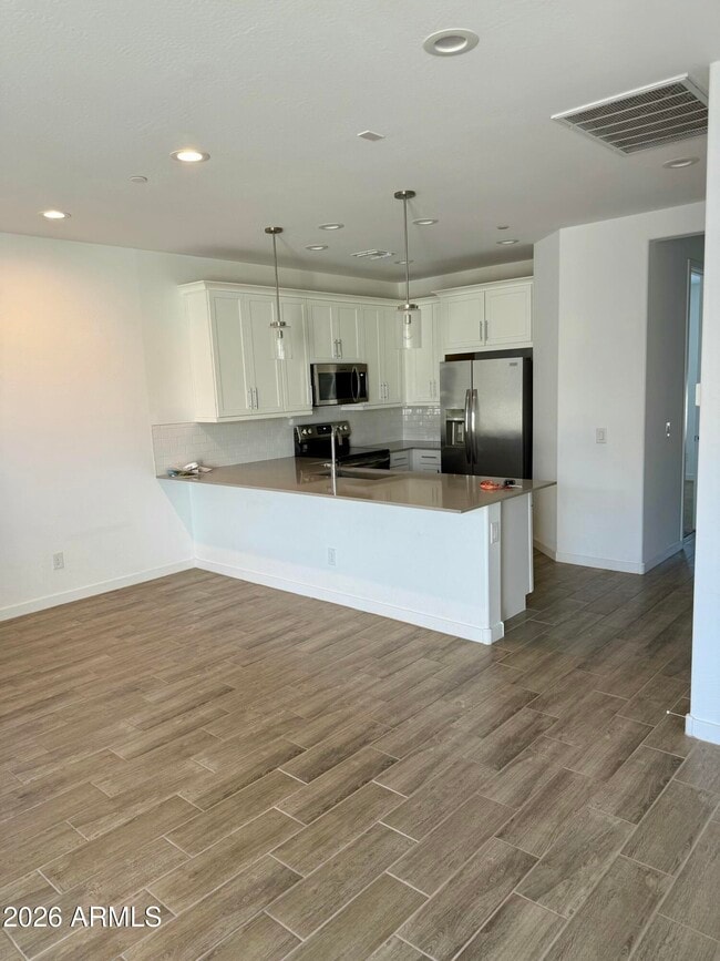 Building Photo - 9833 E Stratus Ave