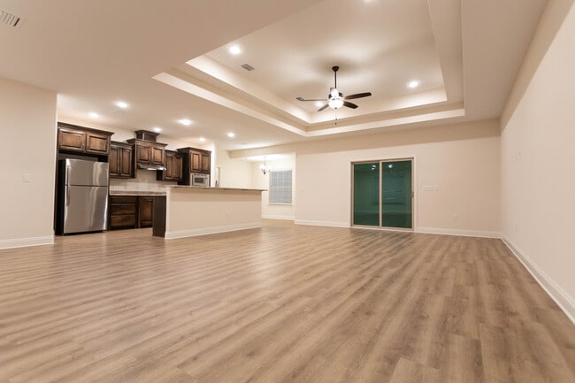 Building Photo - 9203 Tara Cir