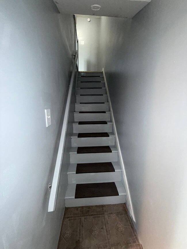 Photo - 3830 Palmetto St Apartment