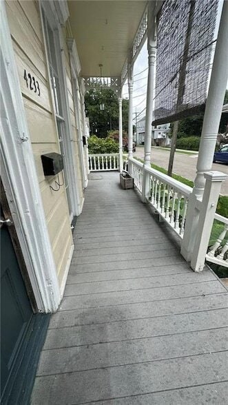 Building Photo - 4233 Iberville St