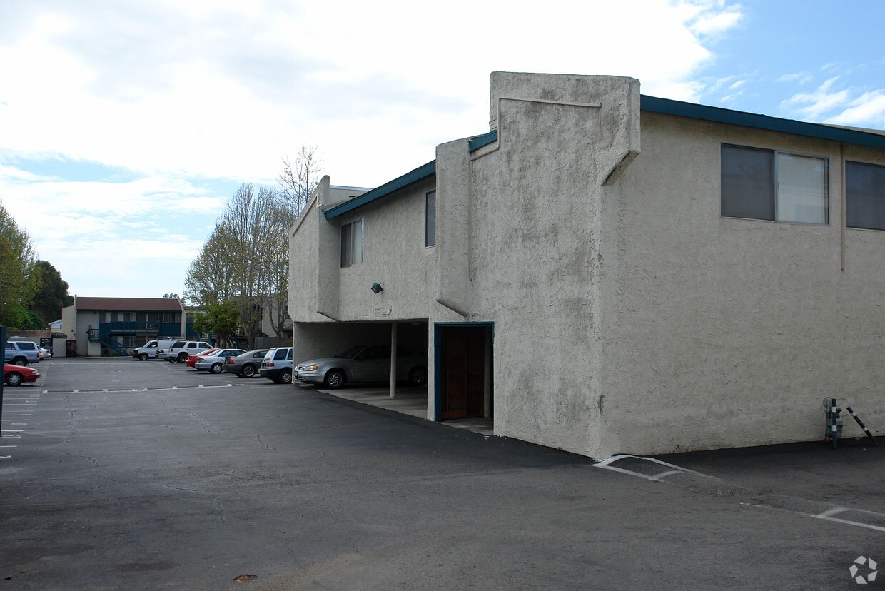 Building Photo - The Beachwood