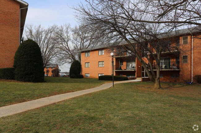 Foto del edificio - Edgewood Apartments