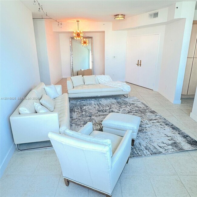 Foto del edificio - 300 South Pointe Dr
