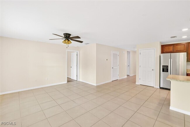 Foto del edificio - 1100 NE 36th St