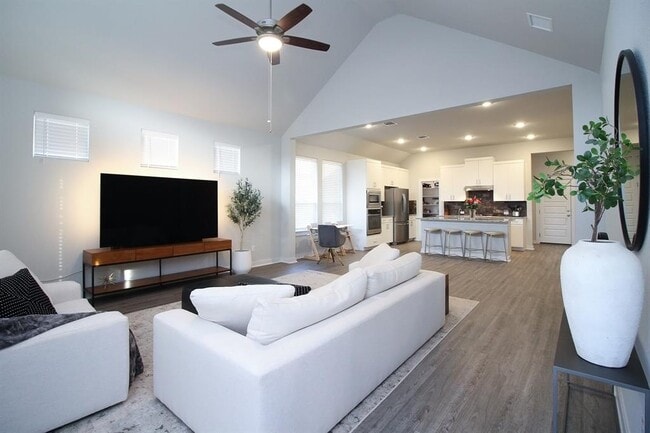 Building Photo - 140 High Plains Dr