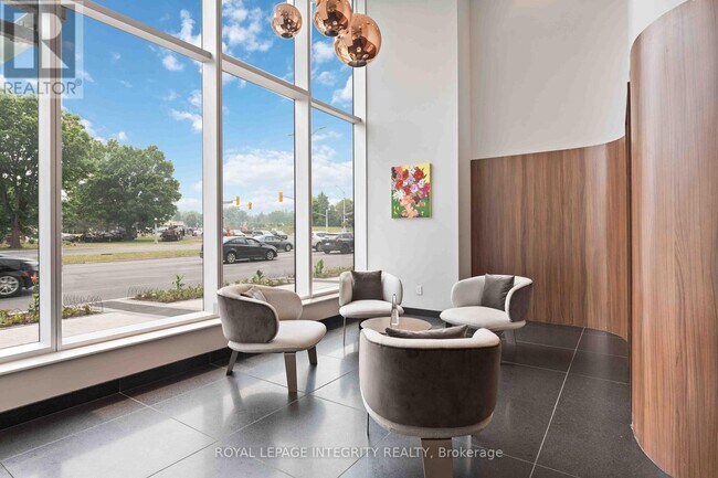 Building Photo - 805 Carling Ave