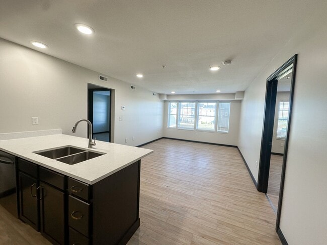 Foto del edificio - Beautiful 2 Bed, 1.5 Bath Apartment in PRIME location!  Furnished & Unfurnished Options Available!