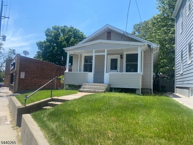 Building Photo - 1262 Liberty Ave