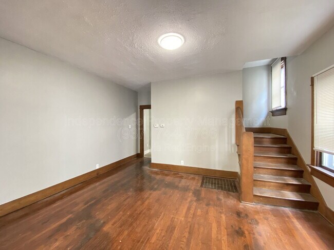 Building Photo - 26 W Beechwood Ave