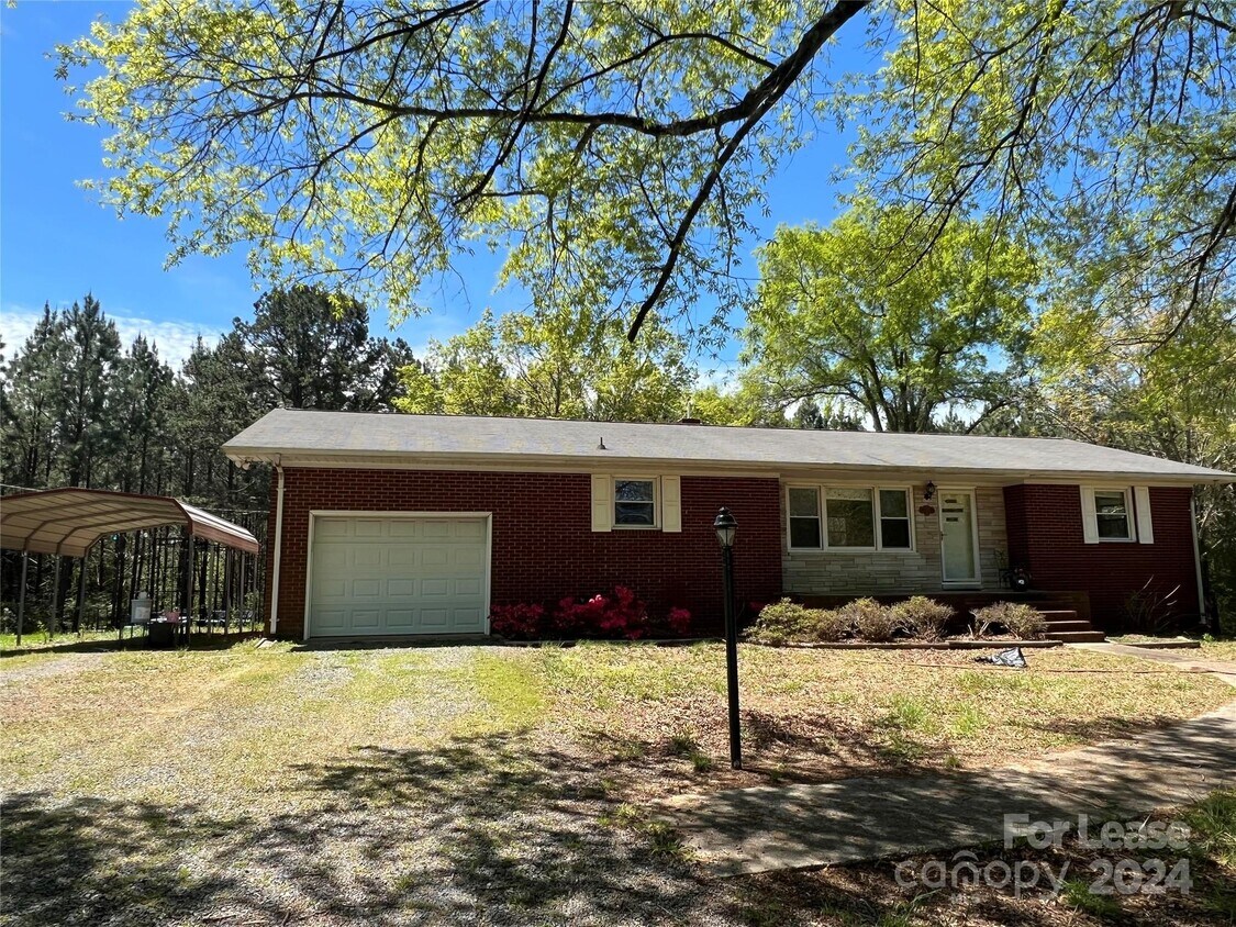 Primary Photo - 1575 Simplicity Rd