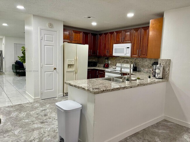 Foto del edificio - 8497 NW 23rd Manor