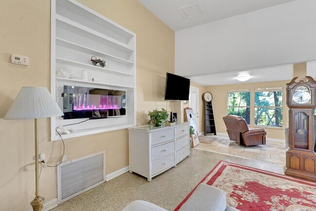Foto del edificio - 7901 Lois Mae Ct