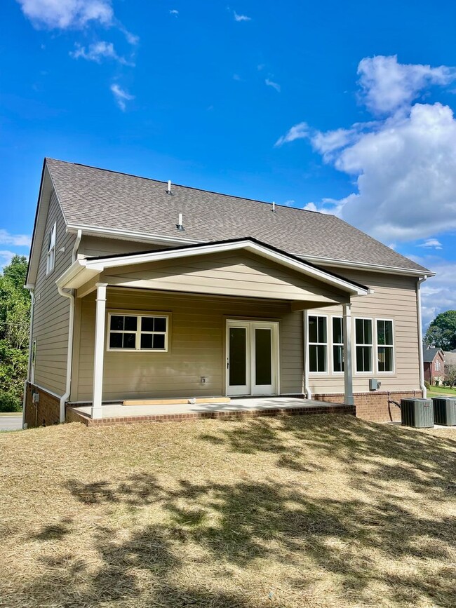 Foto del edificio - Brand New Home in Sugar Valley.