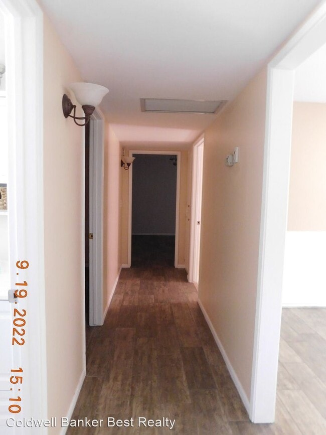 Building Photo - 3 br, 1.5 bath House - 1018 Peg St