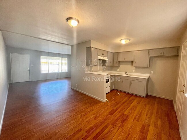 Foto del edificio - 10400 Lower Sacramento Rd