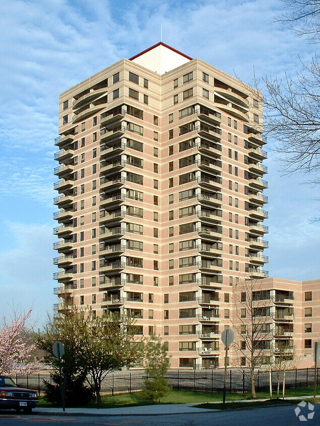 View from the west - Park Plaza Condominiums