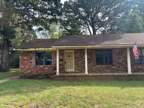 Building Photo - 829 Glendale Rd