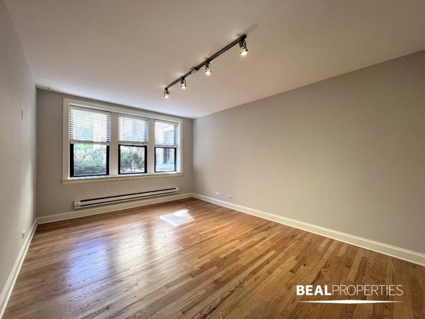 Foto principal - 0 bedroom in CHICAGO IL 60647