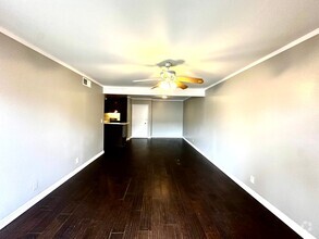 Building Photo - 18620 Hatteras St