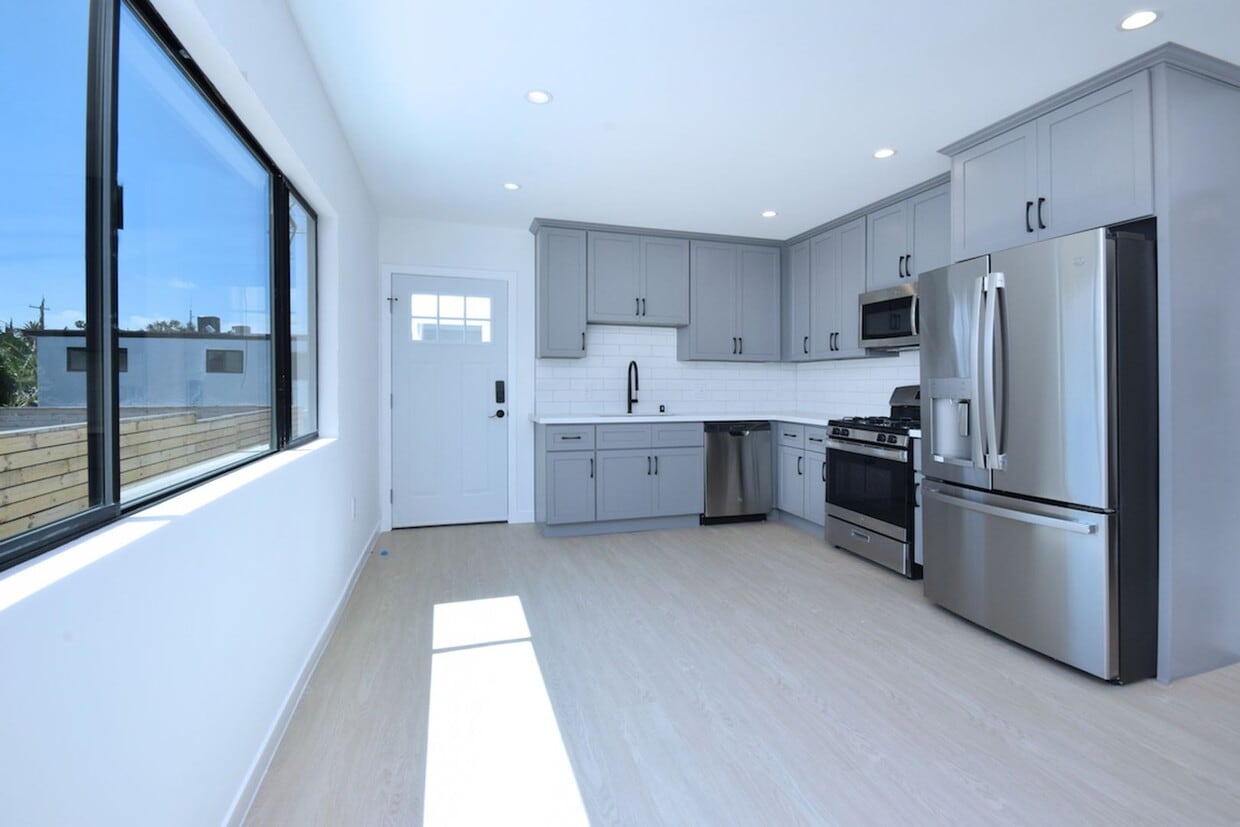 Building Photo - 3412 Bellevue Ave