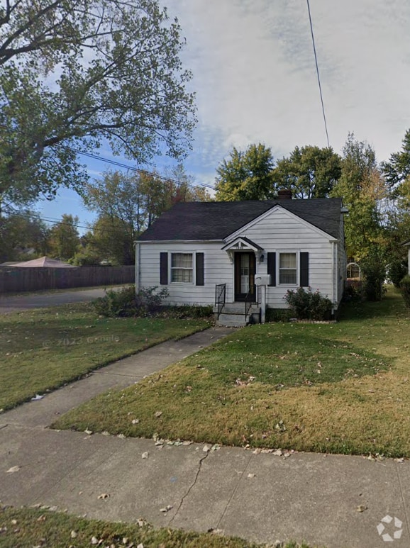 Harding Place Apartments for Rent with Hardwood Floors Louisville, KY