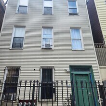 Building Photo - 396 E 155th St